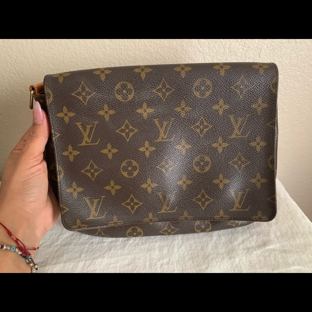 Louis Vuitton Clutch